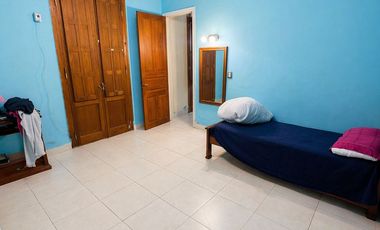 IMPORTANTE CASA EN VENTA - AV. MORENO (S) AL 700
