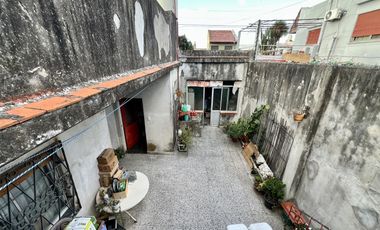 Chalet con garage, 2 dorm, baño, patio y terraza - Vta Dta - APTO CRÉDITO!!!
