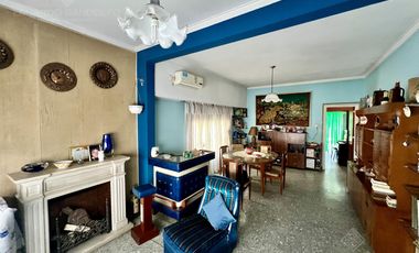 Chalet con garage, 2 dorm, baño, patio y terraza - Vta Dta - APTO CRÉDITO!!!