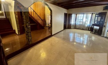 Venta Casa 6 ambientes de categoria en Florencio Varela.
