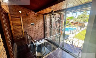 Venta Casa 6 ambientes de categoria en Florencio Varela.