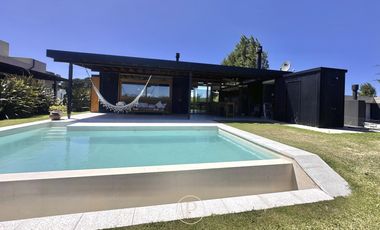 Casa en Alquiler con Pileta en Barrancas de San Benito