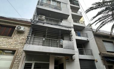 Venta Cochera Planta Baja Ituzaingo 3659. Cinco Esquinas