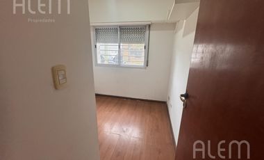 Departamento 3 ambientes con patio en 2 de Mayo al 4300 - Remedios de Escalada - Lanús