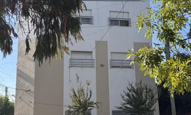 Departamento 3 ambientes con patio en 2 de Mayo al 4300 - Remedios de Escalada - Lanús
