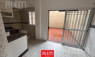 Departamento 3 ambientes con patio en 2 de Mayo al 4300 - Remedios de Escalada - Lanús