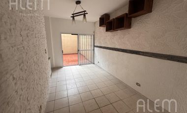 Departamento 3 ambientes con patio en 2 de Mayo al 4300 - Remedios de Escalada - Lanús