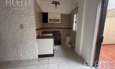 Departamento 3 ambientes con patio en 2 de Mayo al 4300 - Remedios de Escalada - Lanús