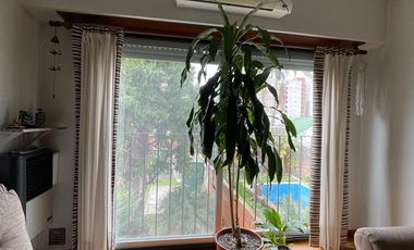 Departamento en  venta de 3 ambientes con balcón