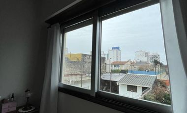 Departamento en  venta de 3 ambientes con balcón