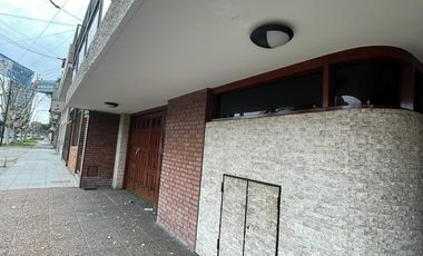 Departamento en  venta de 3 ambientes con balcón