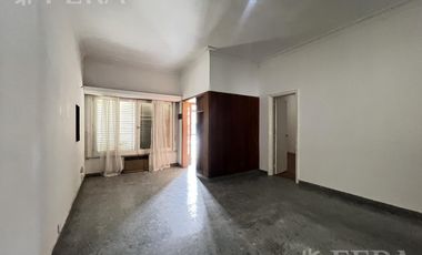 Venta casa 3 ambientes con patio en Wilde