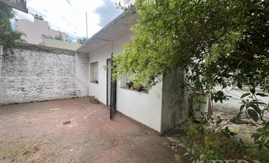 Venta casa 3 ambientes con patio en Wilde