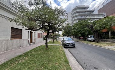 Venta casa 3 ambientes con patio en Wilde
