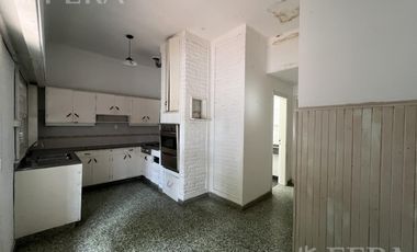 Venta casa 3 ambientes con patio en Wilde
