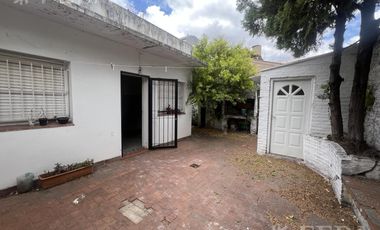 Venta casa 3 ambientes con patio en Wilde