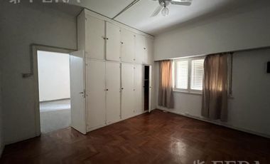 Venta casa 3 ambientes con patio en Wilde