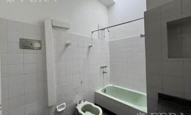Venta casa 3 ambientes con patio en Wilde