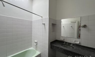 Venta casa 3 ambientes con patio en Wilde