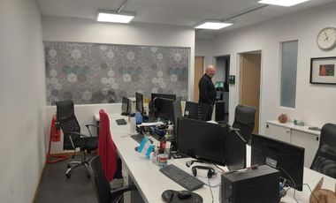 Alquiler de oficinas de 240 m2 en Beccar