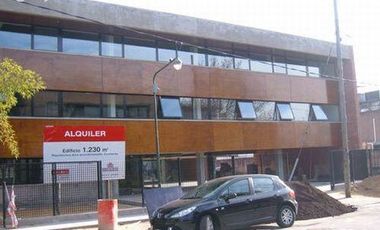 Alquiler de oficinas de 240 m2 en Beccar