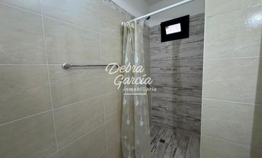 Departamento en Mar De Ajo, a media cuadra del centro y a media cuadra del mar.