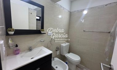 Departamento en Mar De Ajo, a media cuadra del centro y a media cuadra del mar.