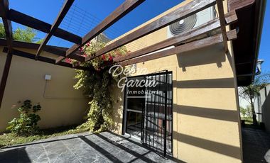VENTA PH TODOS LOS SERVICIOS. QUINCHO. PATIO. COCHERA