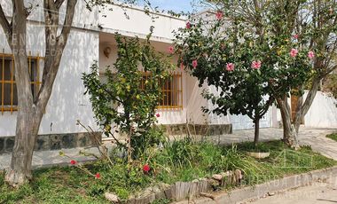 Casa Centrica En esquina - Villa San Jose