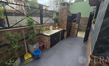 Venta PH 3 ambientes con patio en Villa Dominico