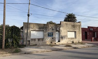 Buscas invertir casa a refaccionar?  esta es tu opción en Lobos