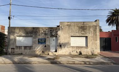Buscas invertir casa a refaccionar?  esta es tu opción en Lobos