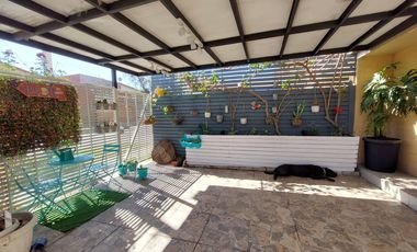 CASA DE ESQUINA 3D 2B EXCELENTE BARRIO EN PAINE