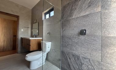 CASA NUEVA CON PANELES SOLARES EN VENTA EN PUNTA TIBURON