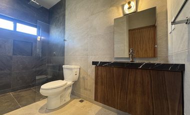 CASA NUEVA CON PANELES SOLARES EN VENTA EN PUNTA TIBURON