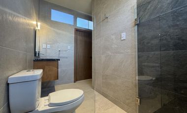 CASA NUEVA CON PANELES SOLARES EN VENTA EN PUNTA TIBURON