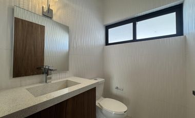 CASA NUEVA CON PANELES SOLARES EN VENTA EN PUNTA TIBURON