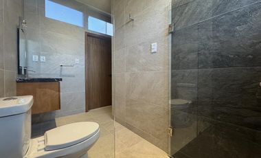 CASA NUEVA CON PANELES SOLARES EN VENTA EN PUNTA TIBURON