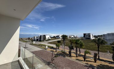 CASA NUEVA CON PANELES SOLARES EN VENTA EN PUNTA TIBURON