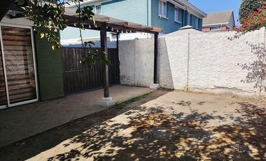 Casa en Arriendo en CERRO DEL PASO con VOLCAN TINGUIRIRICA