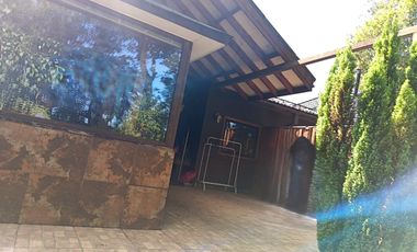 CASA MODERNA EN ENTORNO NATURAL