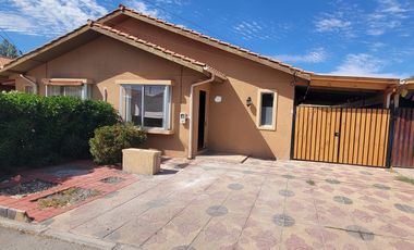 Venta casa Calle Larga en Cond. Aires del Guindal 2D 2B