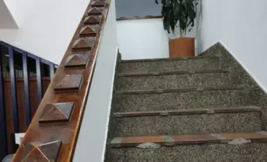 Se vende local cerca al centro de la ceja