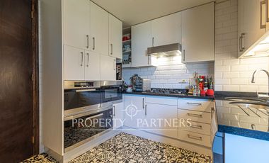 Remodelado y luminoso departamento en Santa María de Manquehue