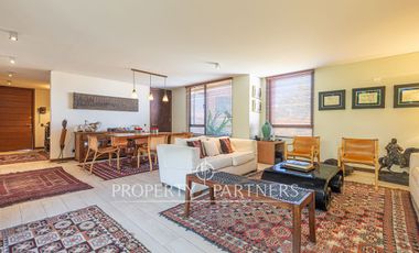 Remodelado y luminoso departamento en Santa María de Manquehue