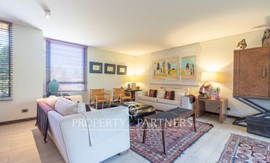 Remodelado y luminoso departamento en Santa María de Manquehue