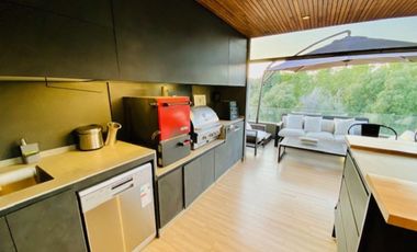 Cómodo departamento con azotea, vista despejada, orientación norte