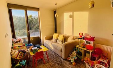 Cómodo departamento con azotea, vista despejada, orientación norte