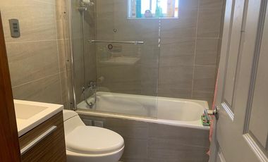 Propiedad en Vta para inversión, 3 casas La Granja