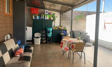 Propiedad en Vta para inversión, 3 casas La Granja